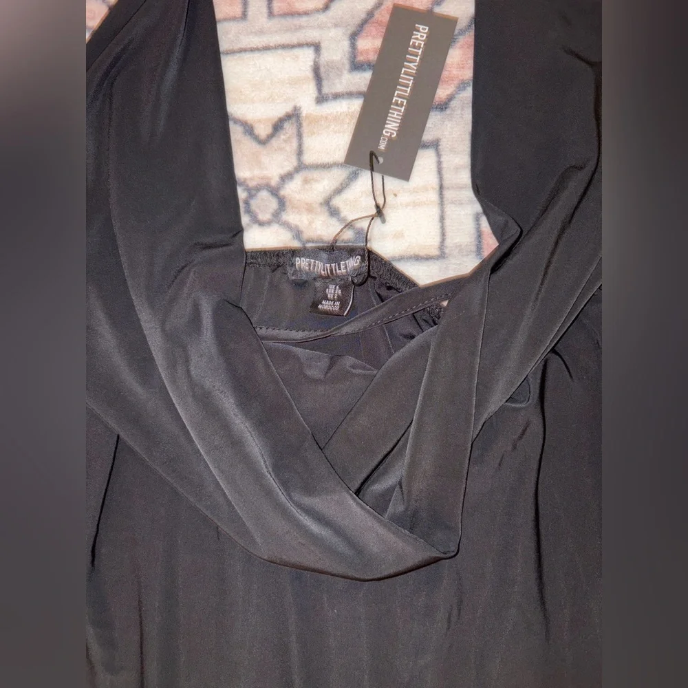 Elegant Black Halter Dress - Picture 3 of 3